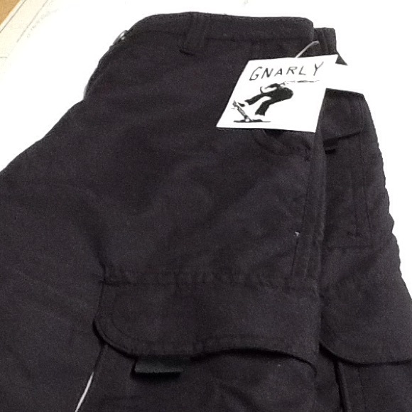 Gnarly board shorts - Picture 1 of 3